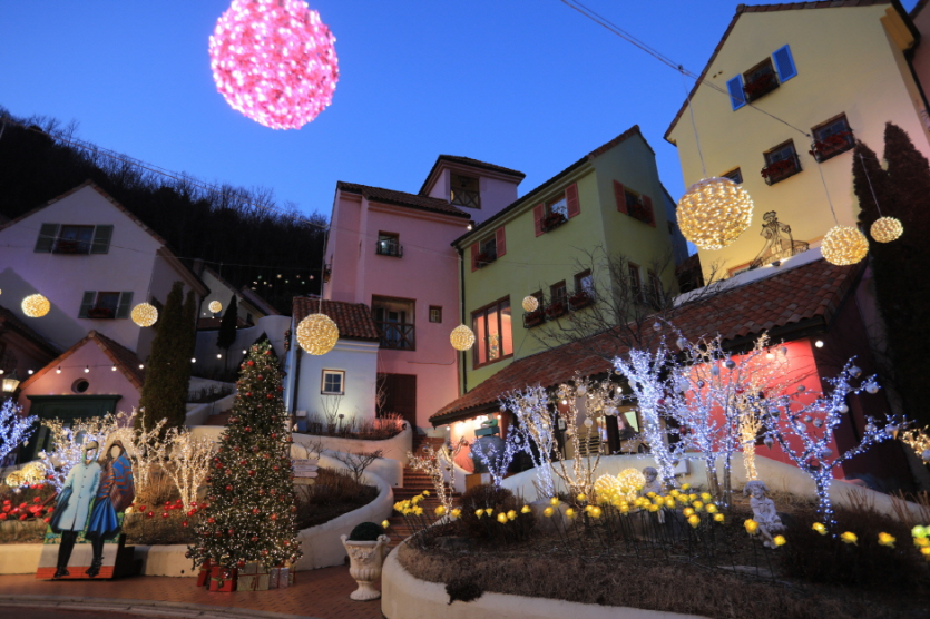 Pinocchio & Little Prince Lighting Festival of Petite France (피노키오 & 어린왕자 별빛축제)