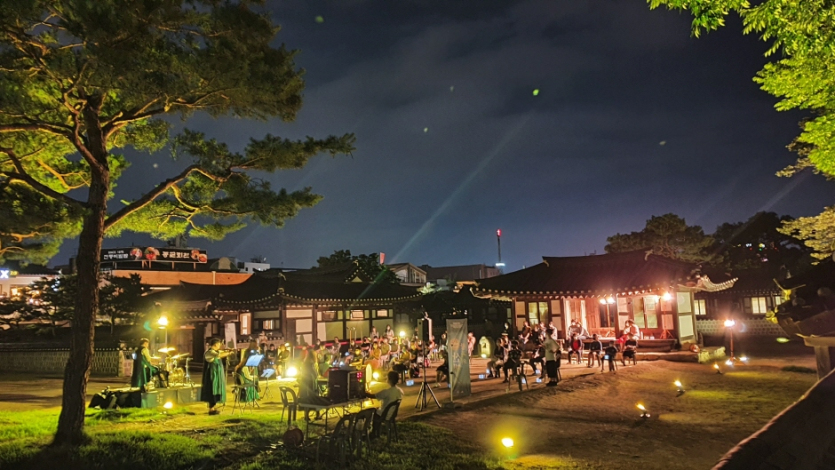 全州韓屋村慶基殿「王との散策」（전주 한옥마을 경기전 “왕과의 산책”）