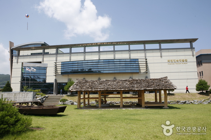 지금 여기로 이어진 역사를 만나다