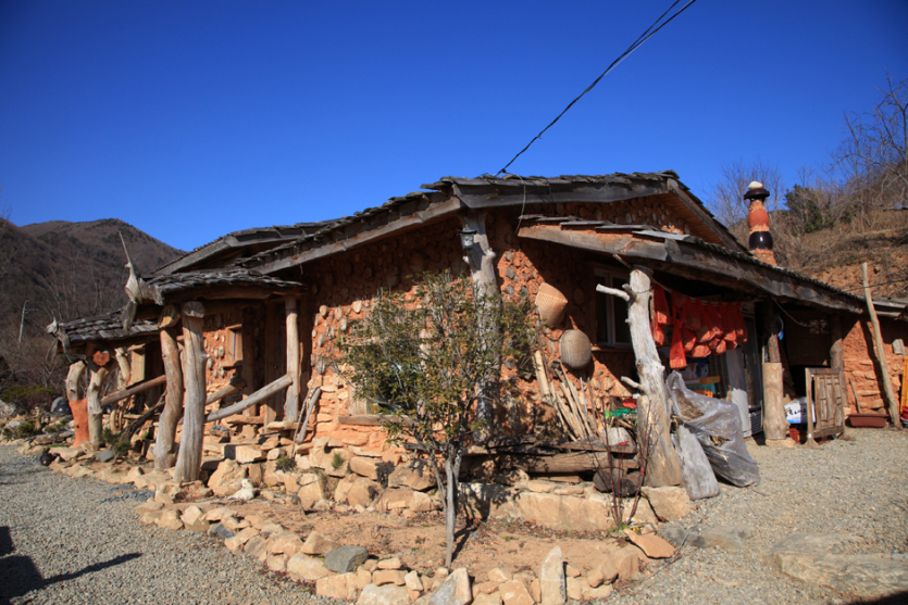 흙속에바람속에(민박식당)